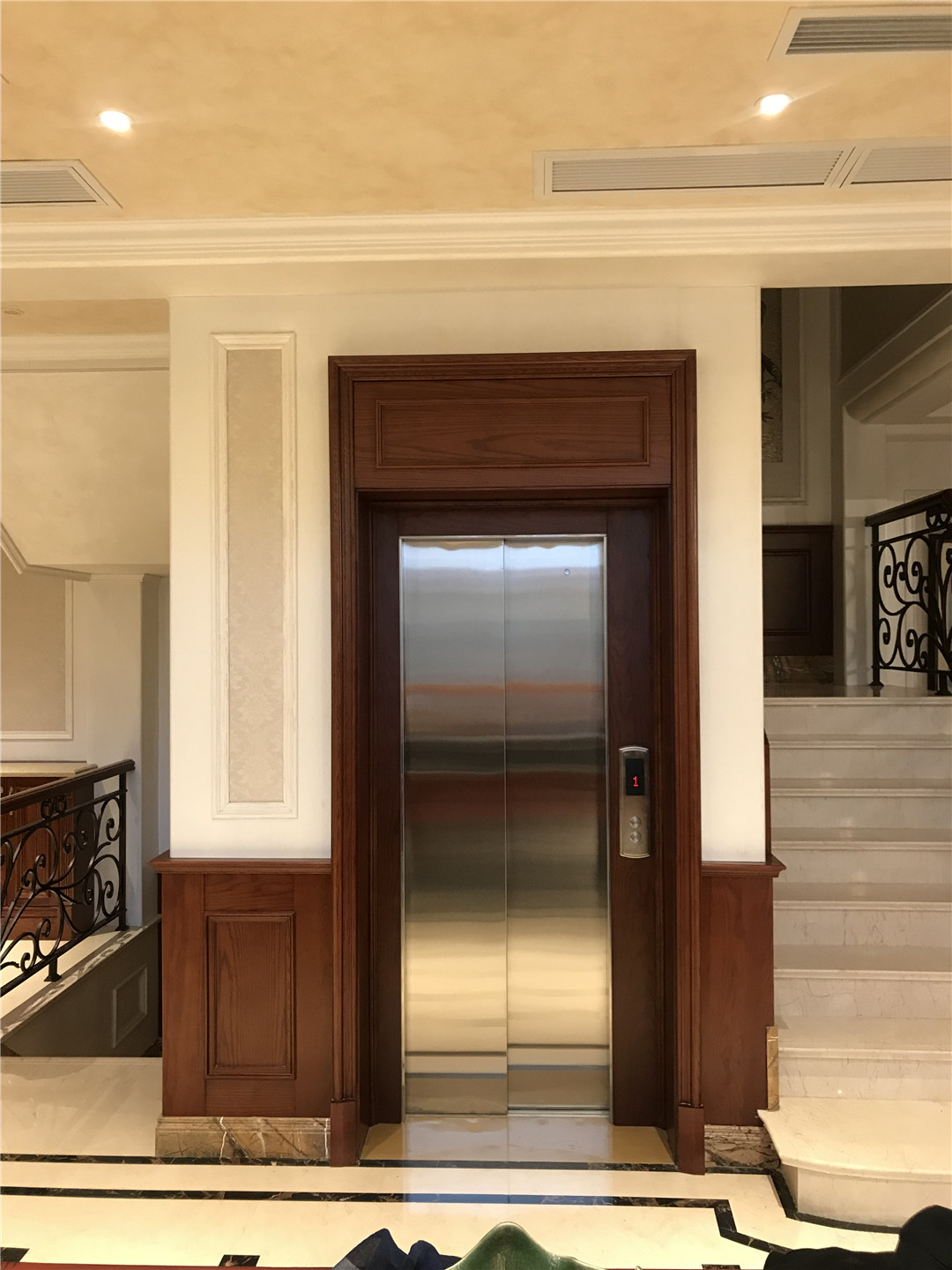 成都別墅電梯? 使用別墅電梯應該做好日常的保養(yǎng)-成都別墅電梯?
