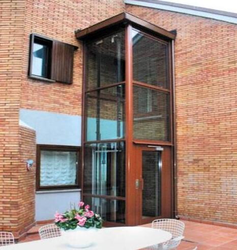 成都電梯,四川電梯,成都別墅電梯,成都家用電梯,四川別墅電梯,平臺(tái)電梯，成都平臺(tái)電梯，四川平臺(tái)電梯，四川家用電梯,成都萬(wàn)安佳居電梯有限公司 別墅?電梯中的不同“景色” | 成都別墅電梯